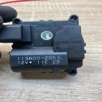 113800 2051   Air flap motor/actuator Toyota Avensis T250