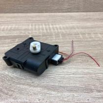 113800 2051   Air flap motor/actuator Toyota Avensis T250