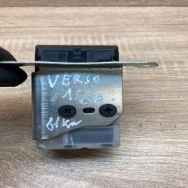 2584A R124KTY 2004DJ1452  Ignition lock Toyota Corolla Verso AR10