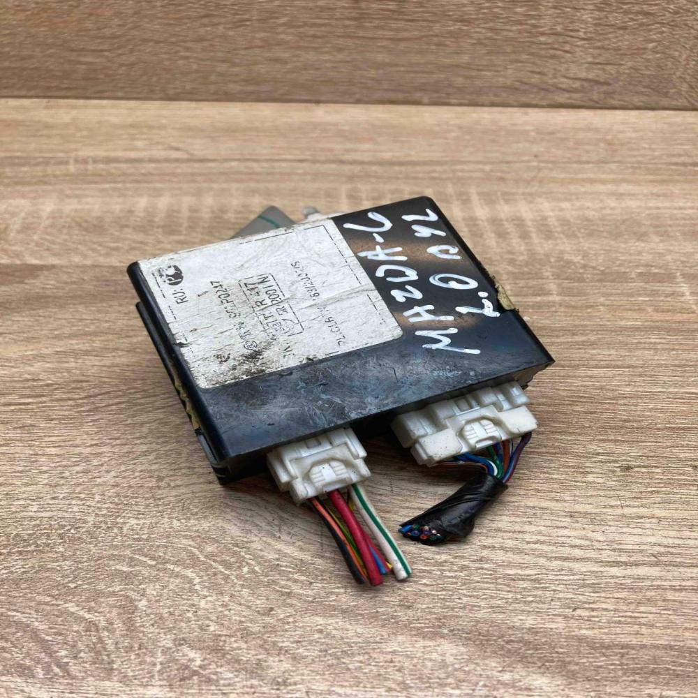 90LP0247 5R2001N  Keyless (KESSY) go control unit/module Mazda 6