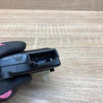30 93727 00 CE D811290 15181  Air flap motor/actuator Opel Zafira B