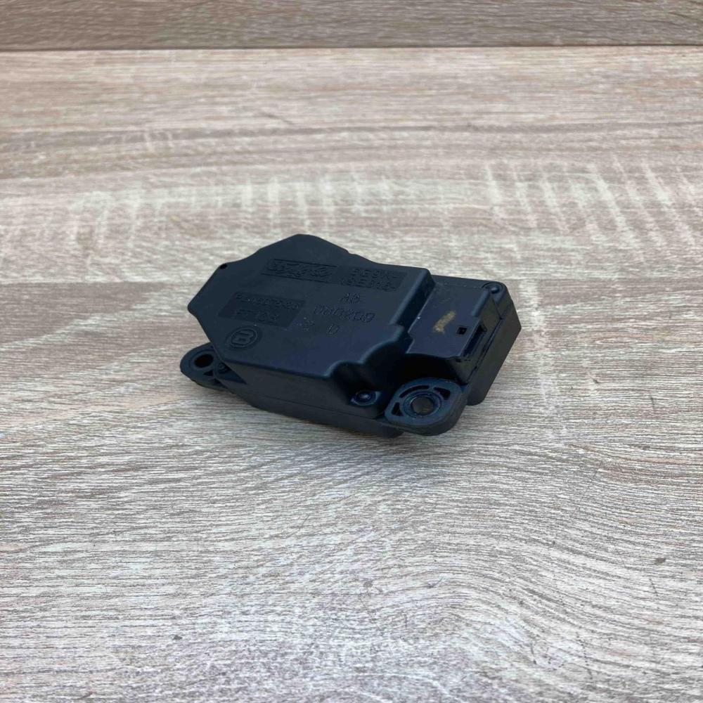 6G9N 19E616 80209  Air flap motor/actuator Volvo V70