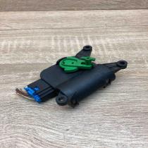 132801303 8E1820511B  Air flap motor/actuator Audi A4 S4 B6 8E 8H