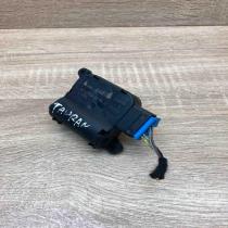 132801337 983381F D  Air flap motor/actuator Volkswagen PASSAT B6