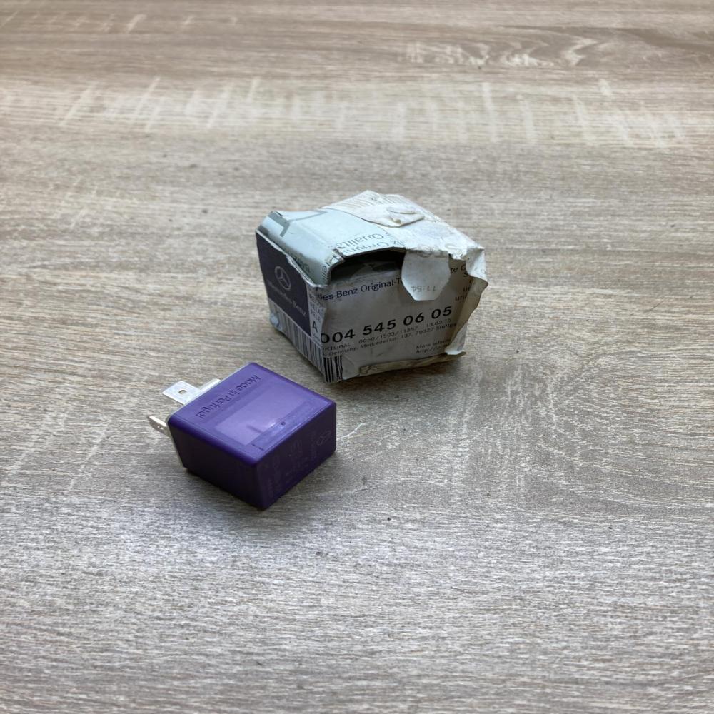 A0045450605   Other relay Mercedes-Benz Sprinter W901 W902 W903 W904