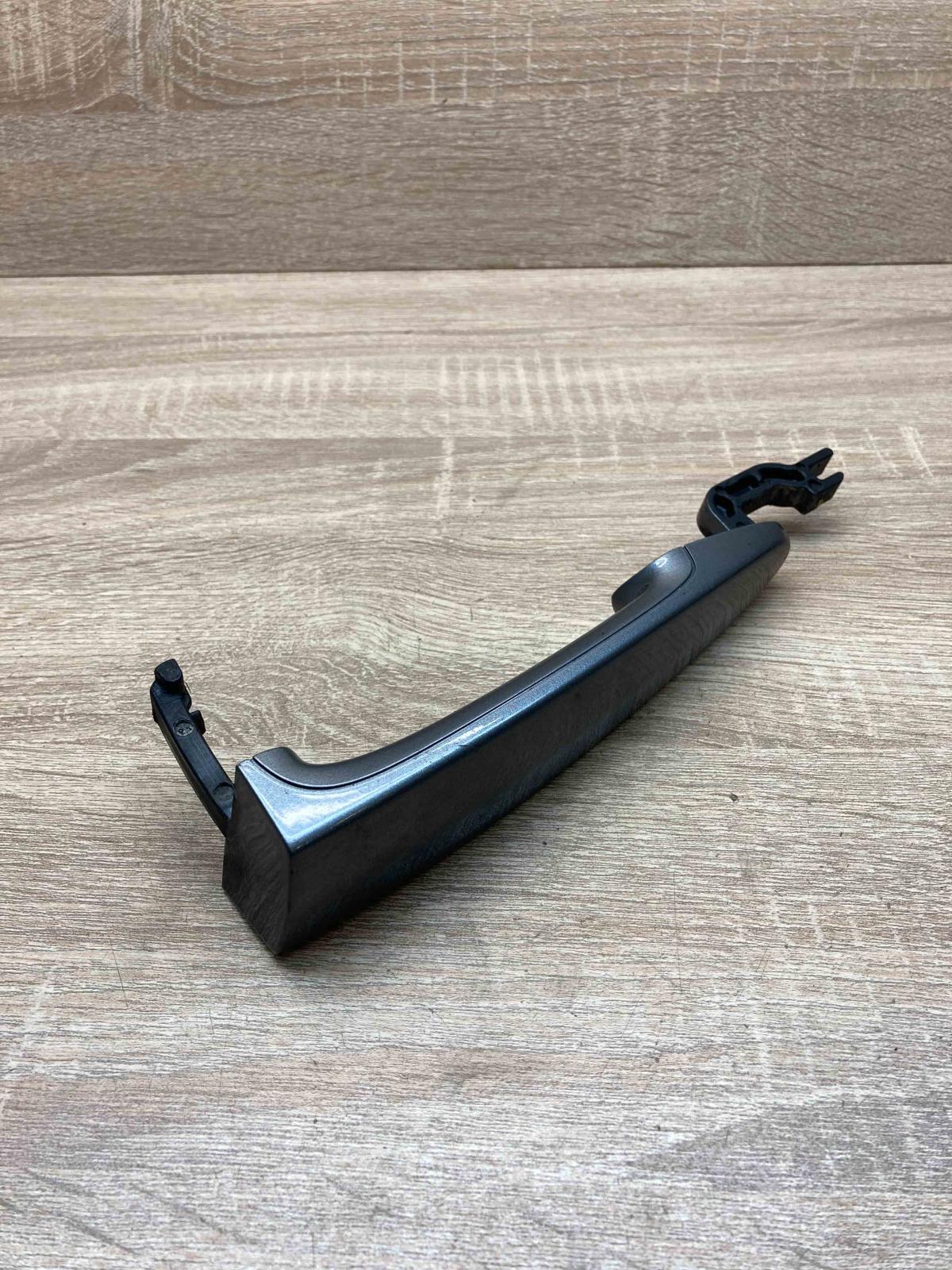 BMW E70 Front Left Side   Front door exterior handle BMW X5 E70