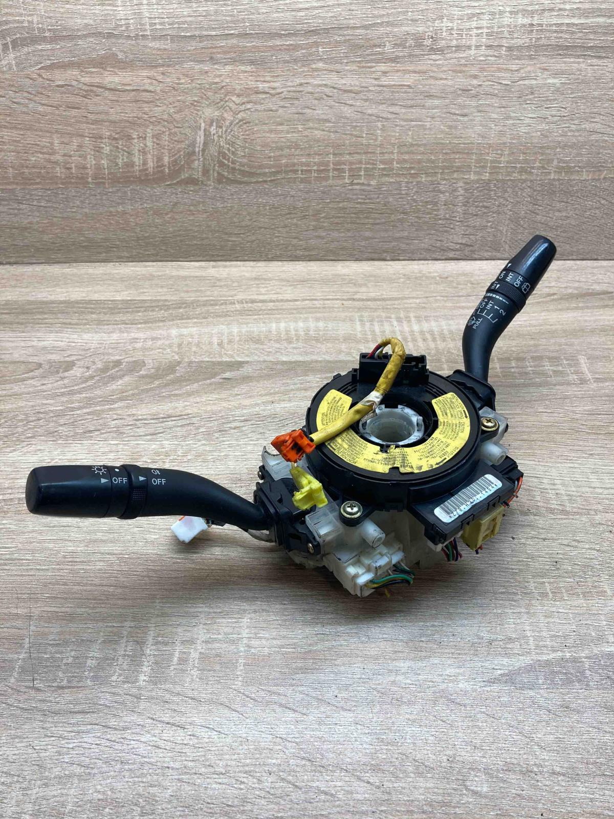 GJ5M17D318   Wiper turn signal indicator stalk/switch Mazda 6