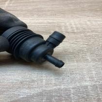 1748875   Vacuum valve BMW 5 E39