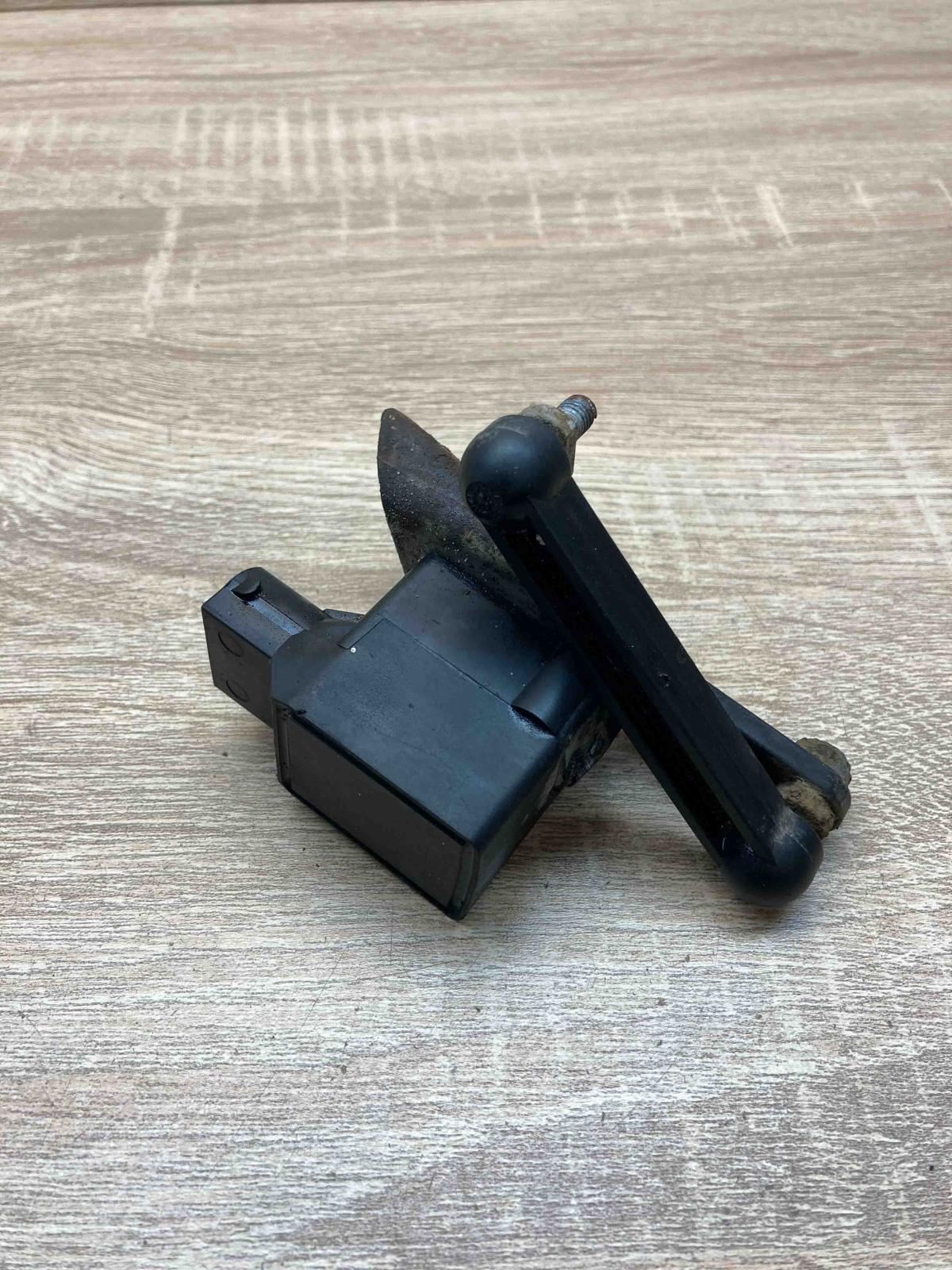 1093698   Headlight/headlamp level sensor BMW 3 E46