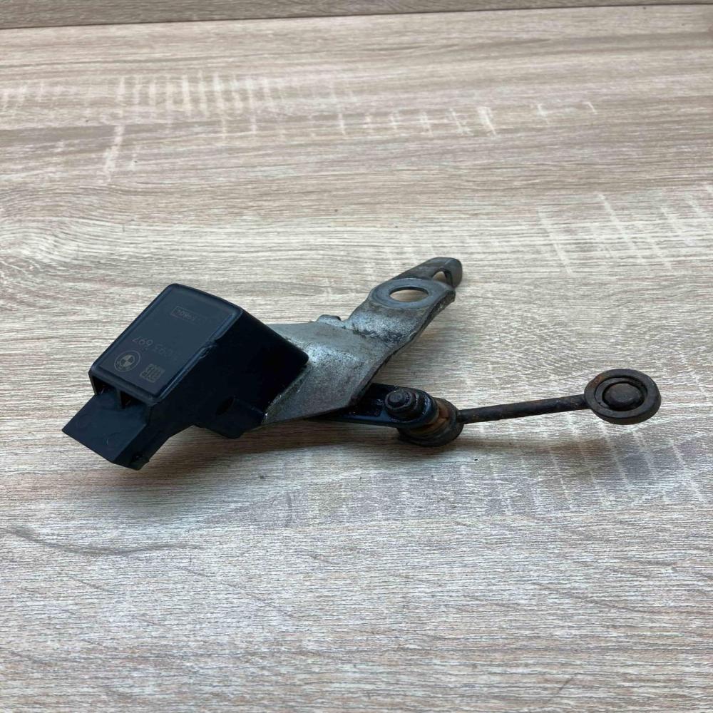 1093697   Headlight/headlamp level sensor BMW 5 E60 E61