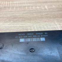 1C0962258D 5ZA007955 00  Comfort/convenience module Volkswagen Golf IV