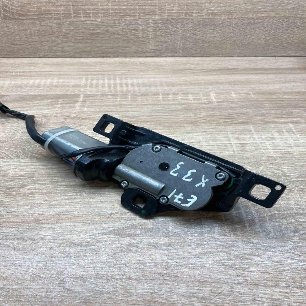 7129931   Tailgate/trunk/boot lock/catch/latch BMW 5 E60 E61