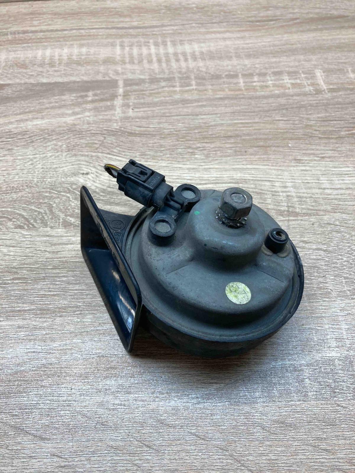 0092018 A046313  Horn signal Audi A6 S6 C5 4B