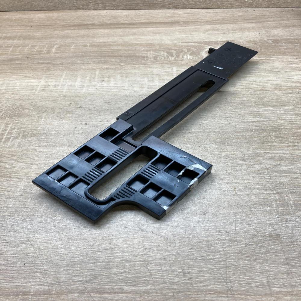 2108850295   Front bumper mounting bracket Mercedes-Benz E W210