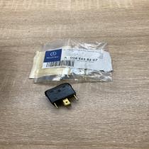 A0045458207   Electric window control switch Mercedes-Benz Vito Viano W638