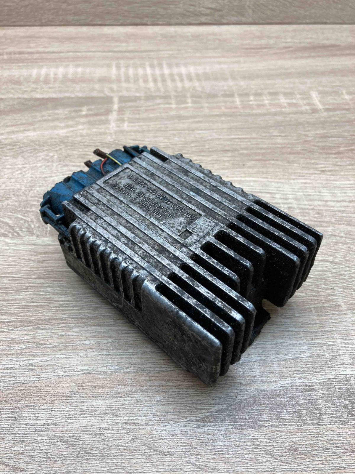 A0225456232   Coolant fan relay Mercedes-Benz E W210