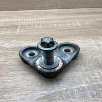 A2213511418   Rear differential/diff mount bracket Mercedes-Benz S W222