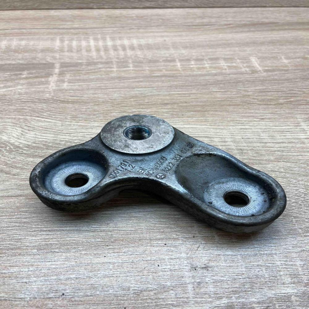 A2223510300 AC 46000  Rear differential/diff mount bracket Mercedes-Benz S W222