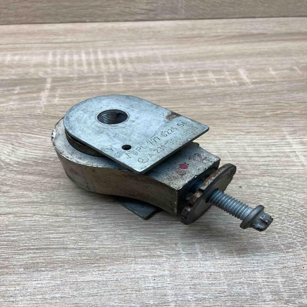 A2313500015 7770225S8  Rear differential/diff mount bracket Mercedes-Benz SL R23