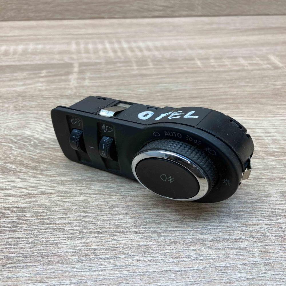 13268696   Light switch Opel Insignia A