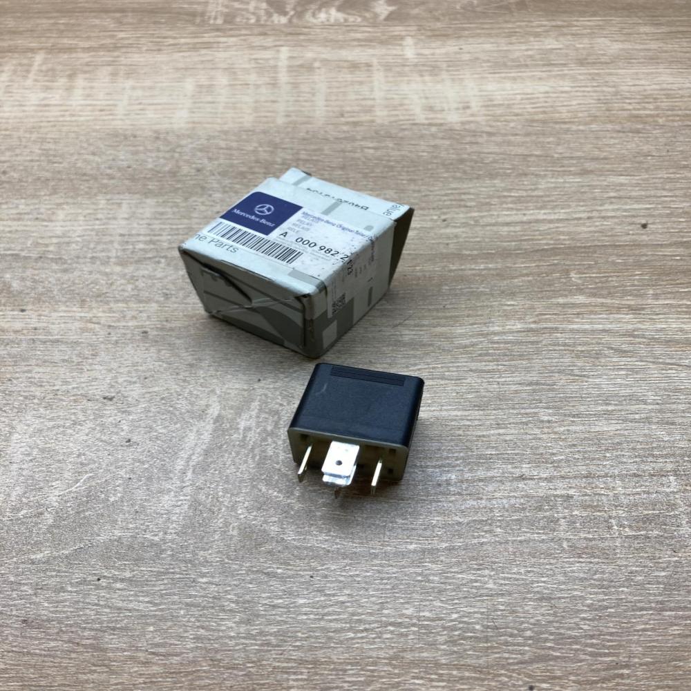 A0009822123   Other relay Mercedes-Benz ML W163