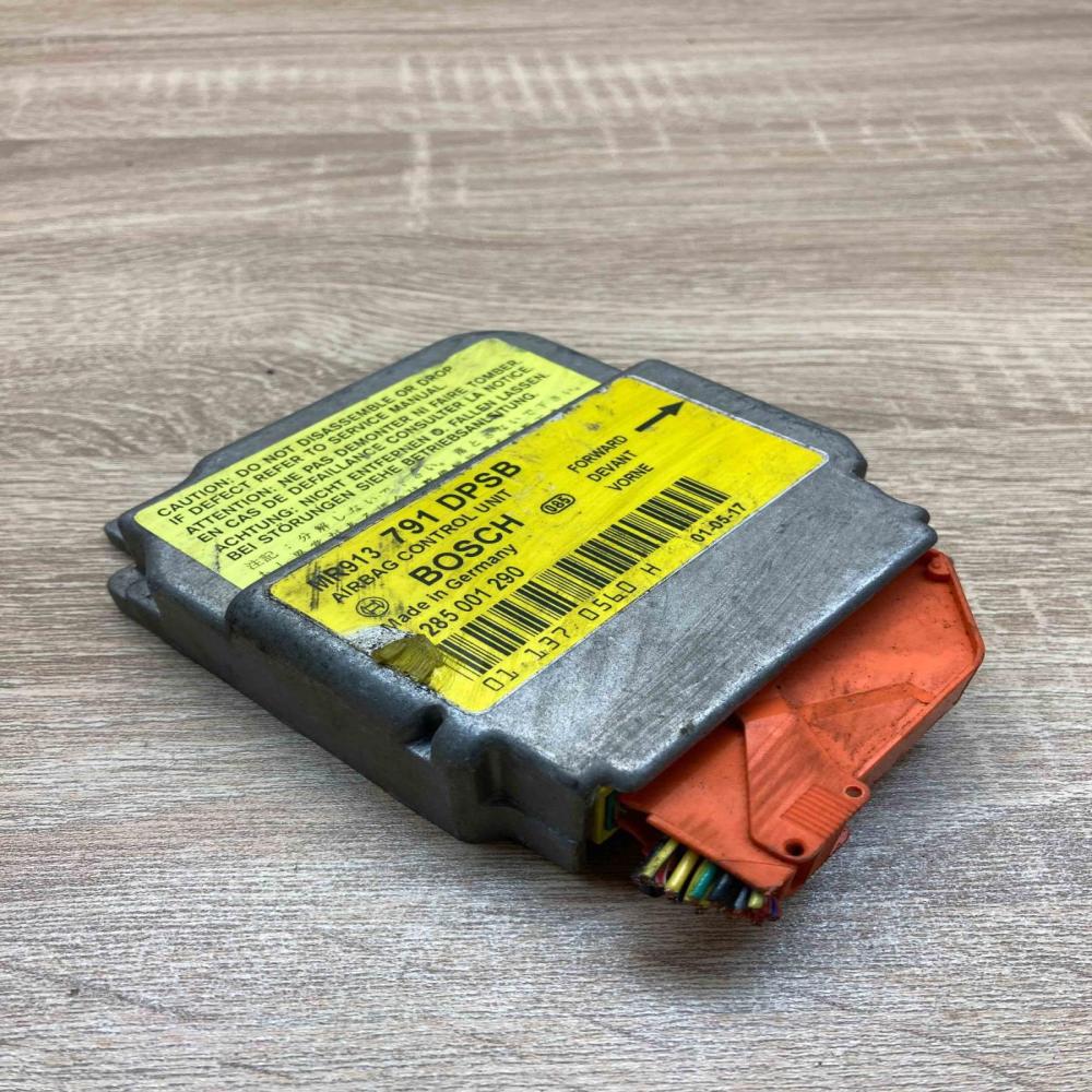 MR913791DPSB 0285001290  Airbag control unit/module Mitsubishi Carisma