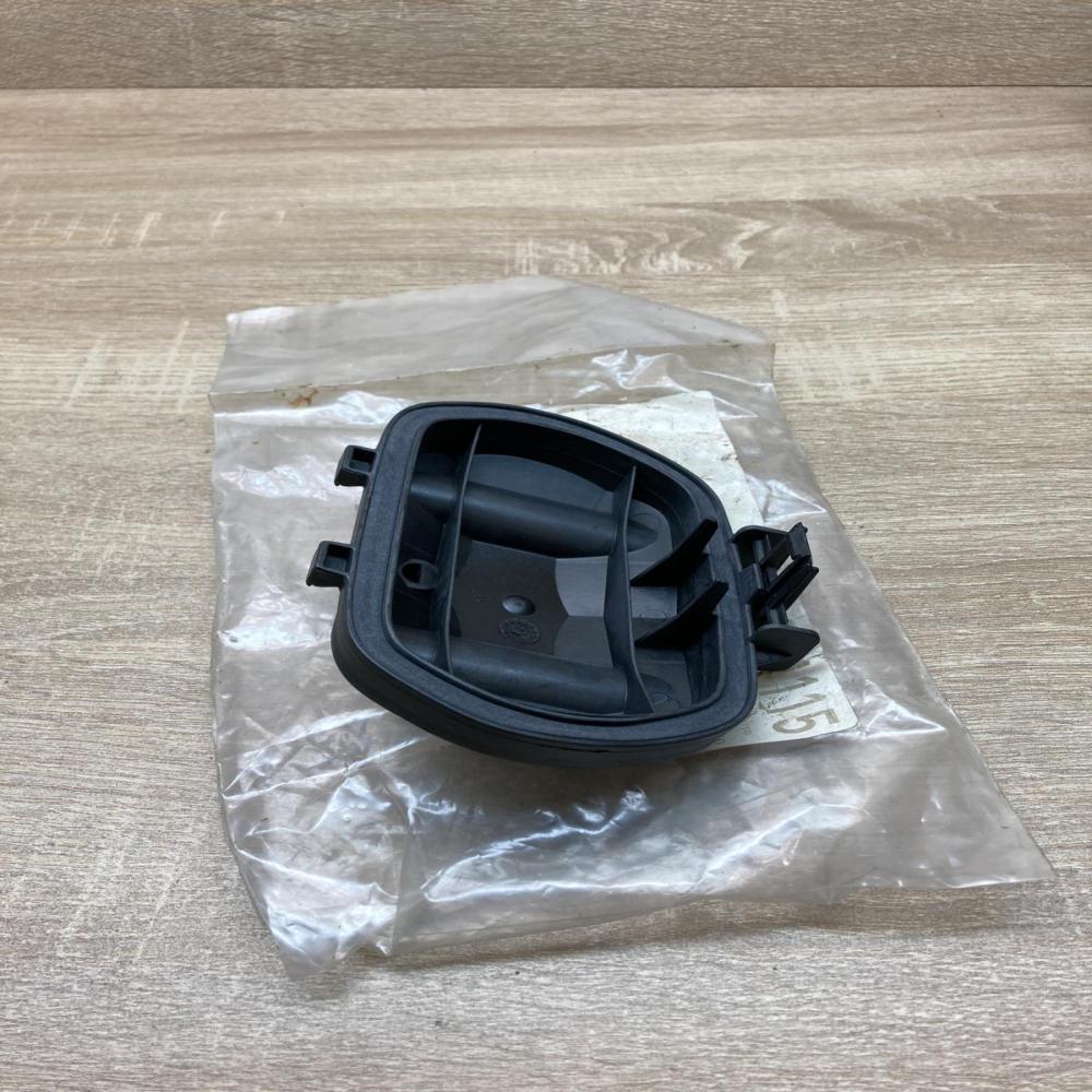 A2108200049 152002 00  Headlight/headlamp dust cover Mercedes-Benz E W210
