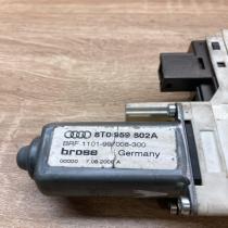 8T0959802A   Front door window regulator motor Audi A5 8T 8F
