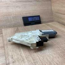 8T0959802A   Front door window regulator motor Audi A5 8T 8F