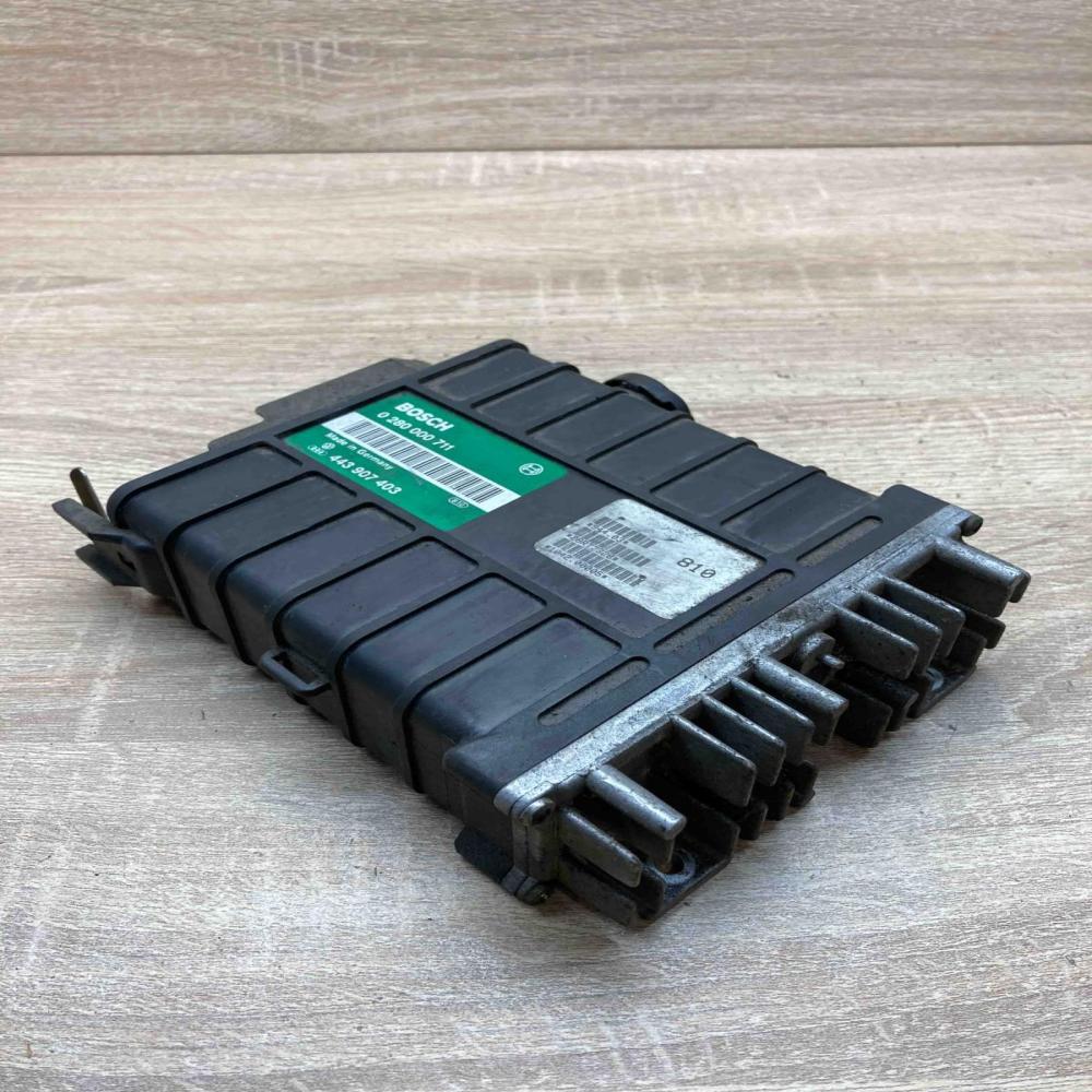443907403 0280000711  Engine control unit/module ECU Audi 80 90 B3