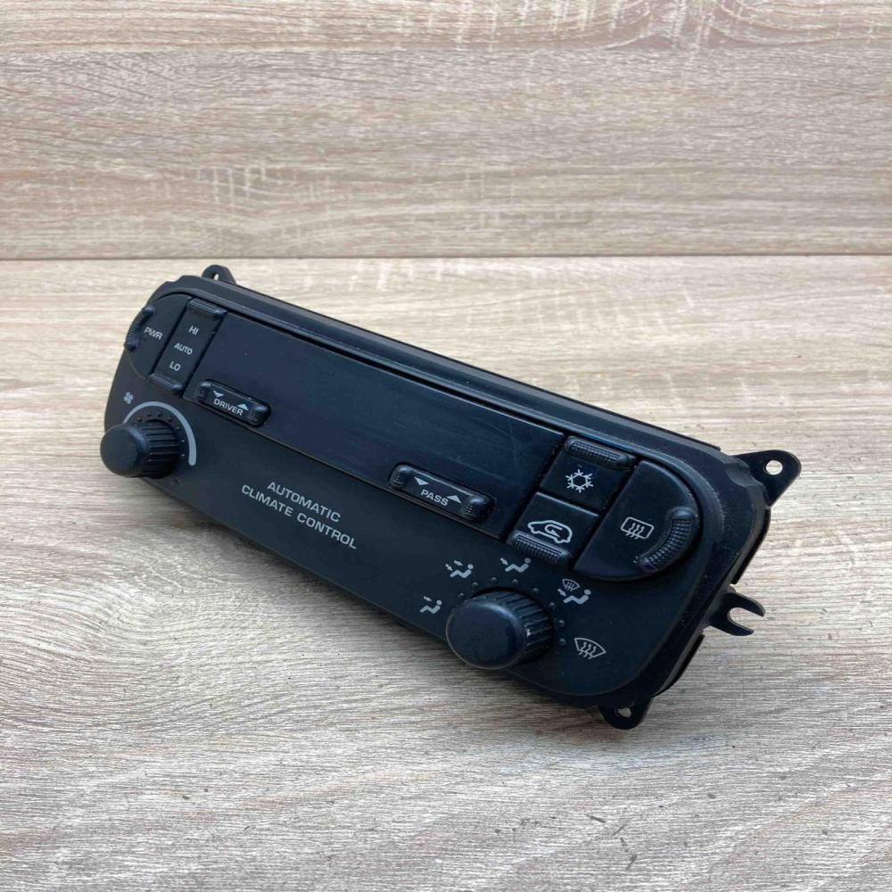 P05127379AA   Climate control unit Chrysler Voyager