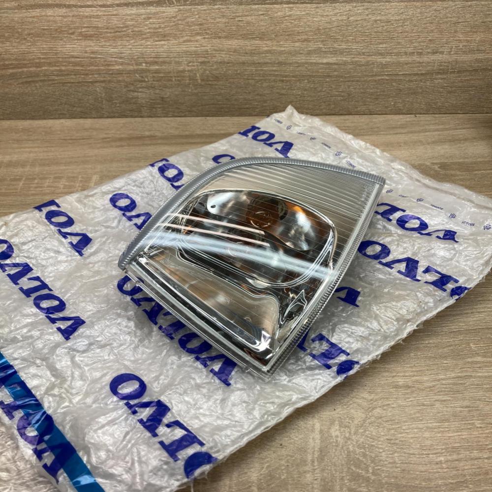 30862523   Front indicator light Volvo S40, V40