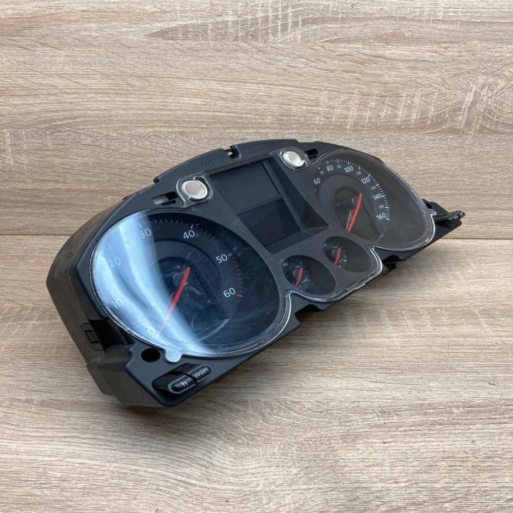 A2C53145550 A2C53117396 A2C53042108 Speedometer (instrument cluster) Volkswagen