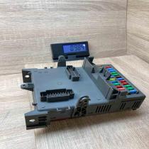 8200447440 518835111  Fuse module Renault Vel Satis