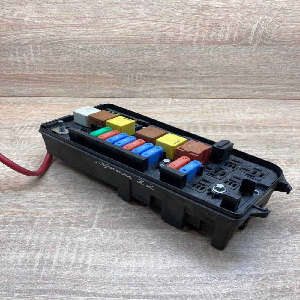 13144710 519067011 460023260 Fuse module Opel Signum