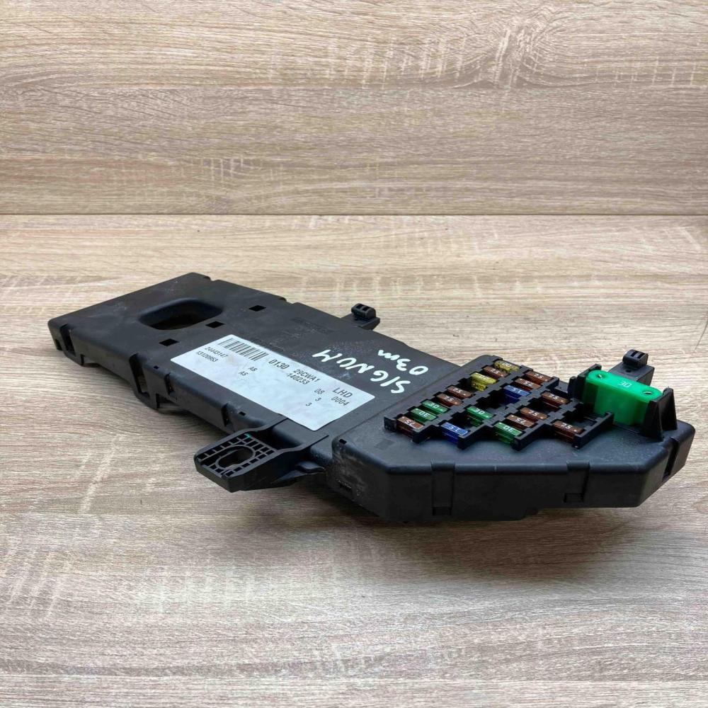 24443147 518777024 13120953 Fuse module Opel Signum