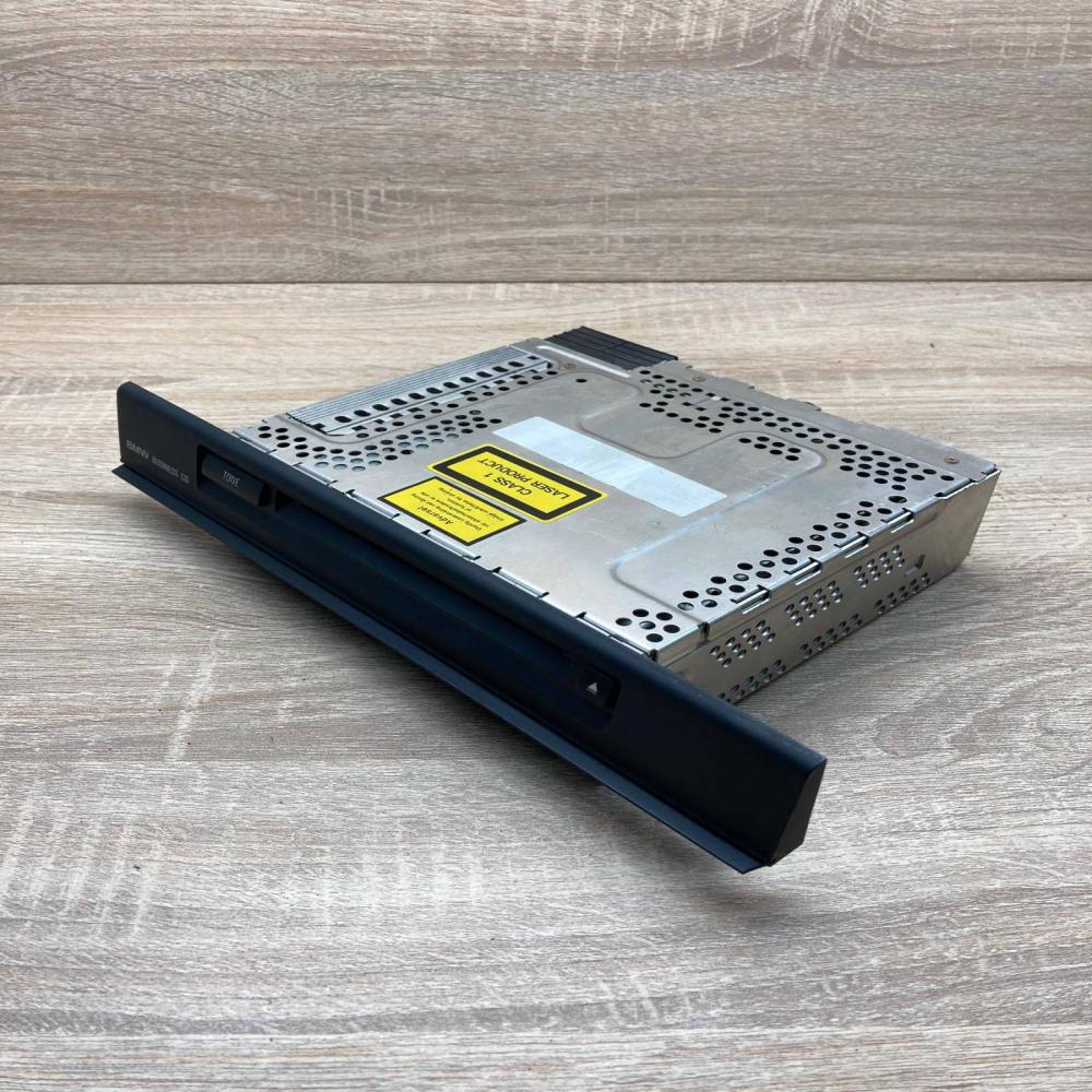 6908783 ISTRINTI REIKIA NES PARDAVEM  Radio/CD/DVD/GPS head unit BMW 5 E39