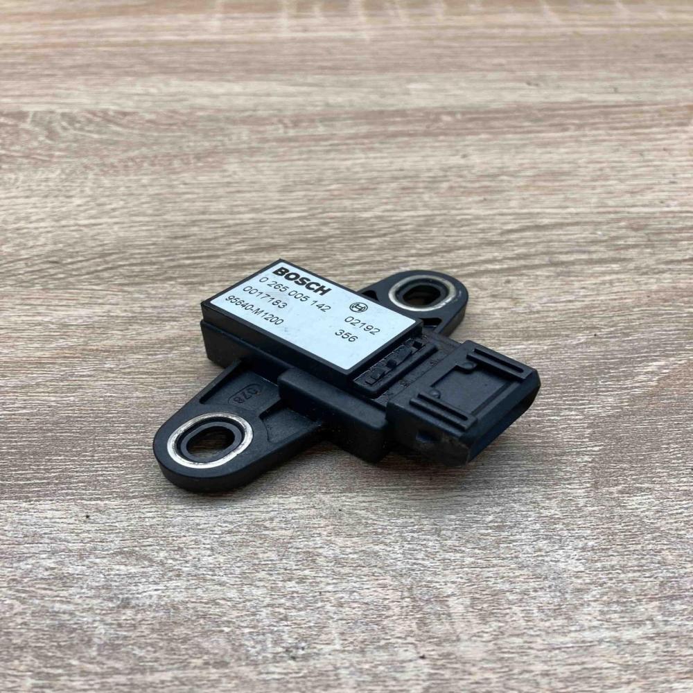 0265005142 0017183  ESP acceleration yaw rate sensor KIA Sorento