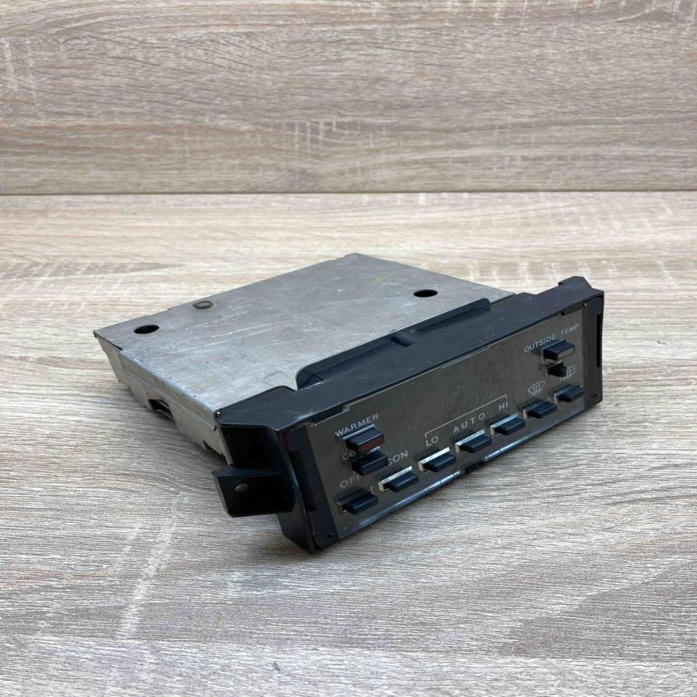 443 820 043A 16024679  Climate control unit Audi 80 90 B3