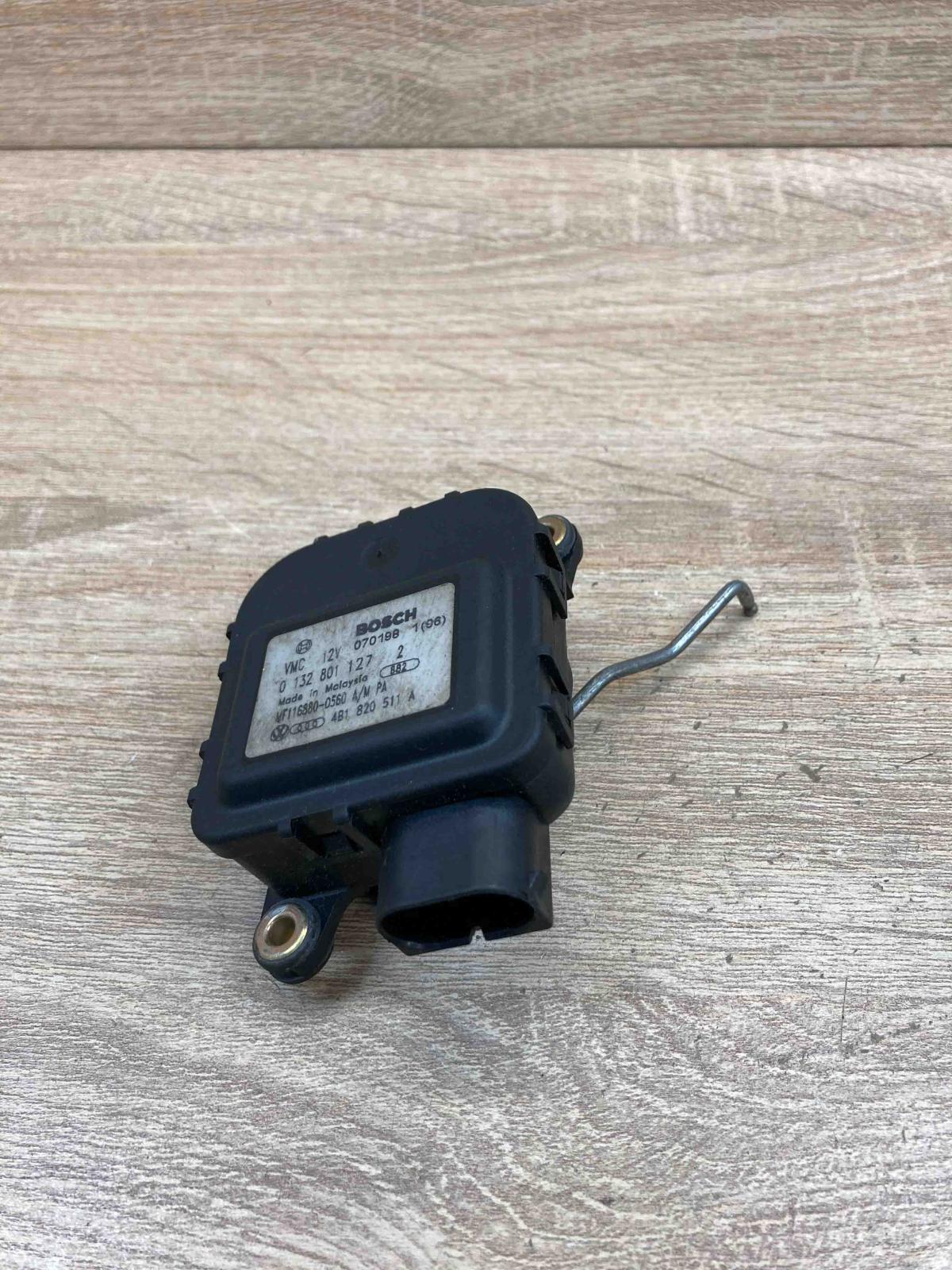 132801127 4B1820511A  Air flap motor/actuator Audi A6 S6 C5 4B