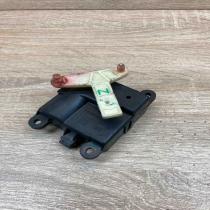 3T050 30820 40708  Air flap motor/actuator Nissan Primera