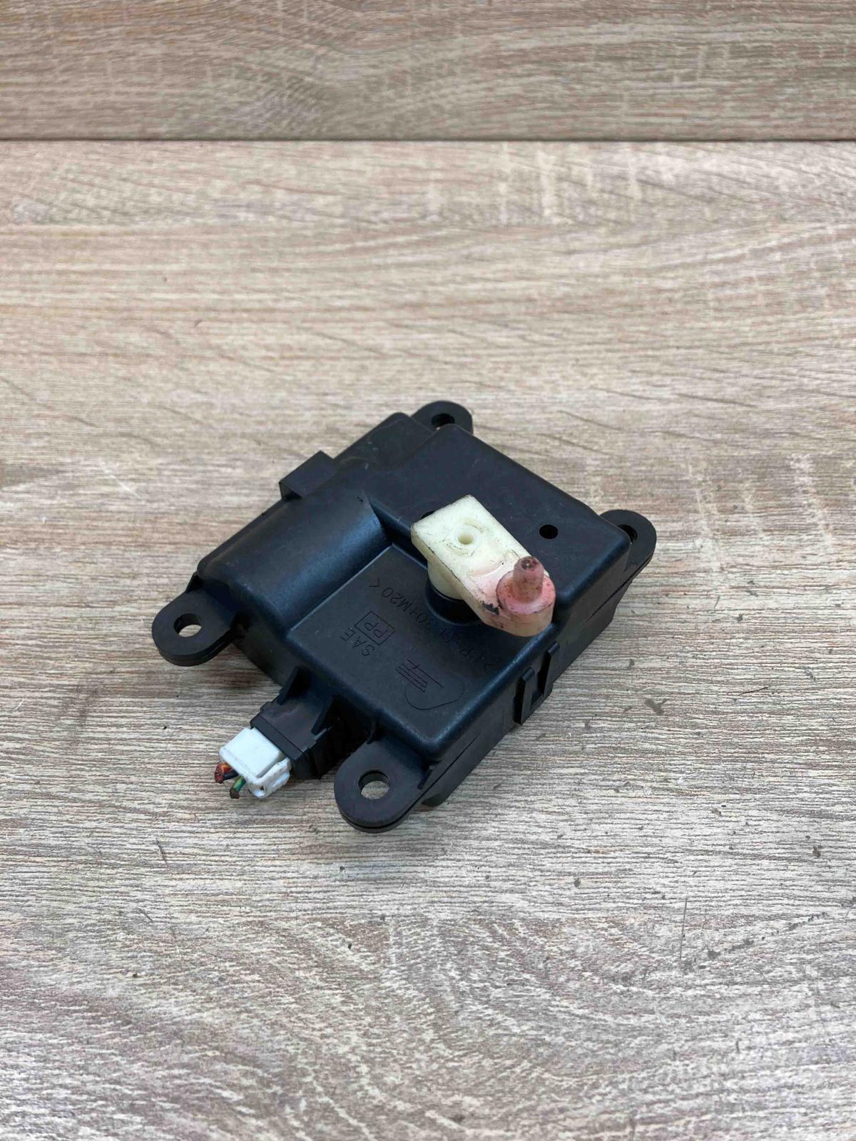 3C270 30850 041005  Air flap motor/actuator Nissan Primera