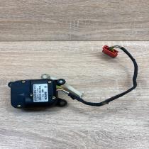 4A0820511B 0132801022  Air flap motor/actuator Audi A6 S6 C4 4A