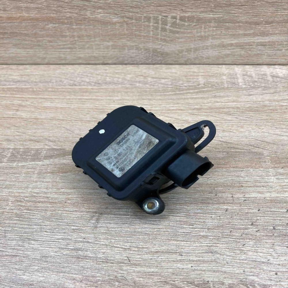 0132801129   Air flap motor/actuator Audi A6 Allroad C5