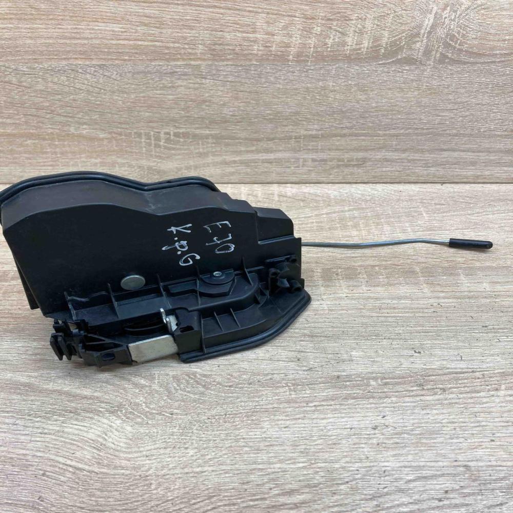 7318417 1120085  Rear door lock BMW X5 E70