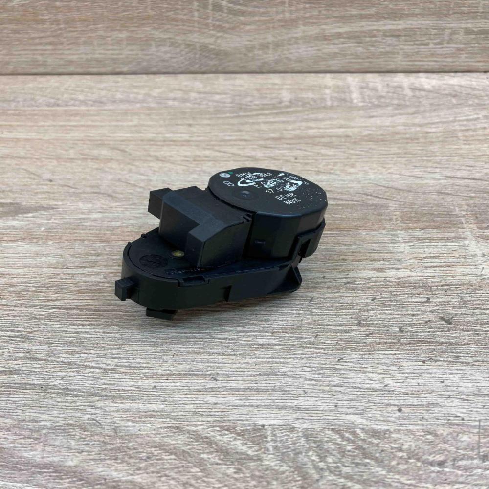 6930304 ECB685  Air flap motor/actuator BMW 5 E60 E61