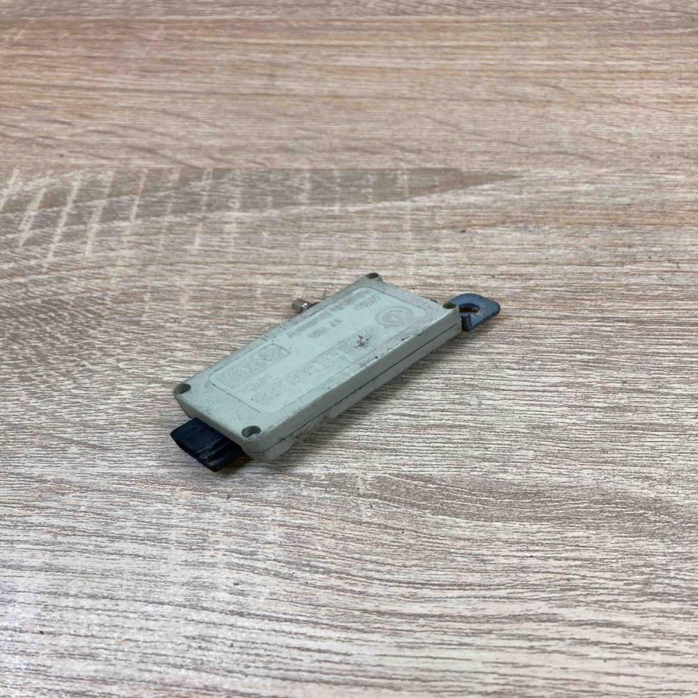 8368886   Aerial antenna amplifier BMW 5 E39