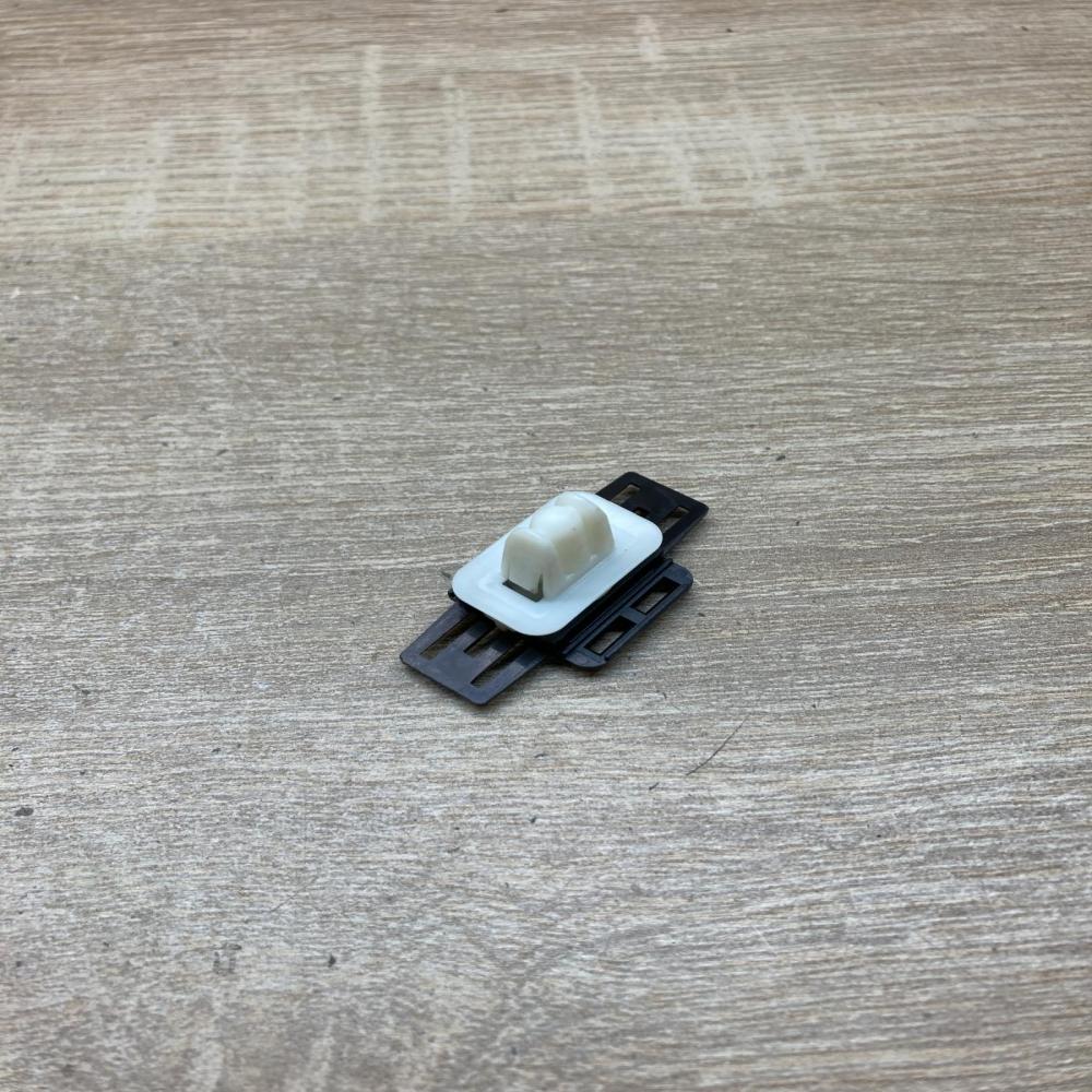 1106903   Windshield trim Ford Focus