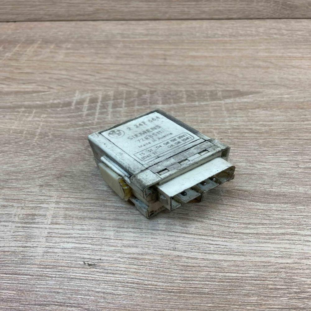2247664 72RB511  Glow plug pre-heat relay BMW 5 E39