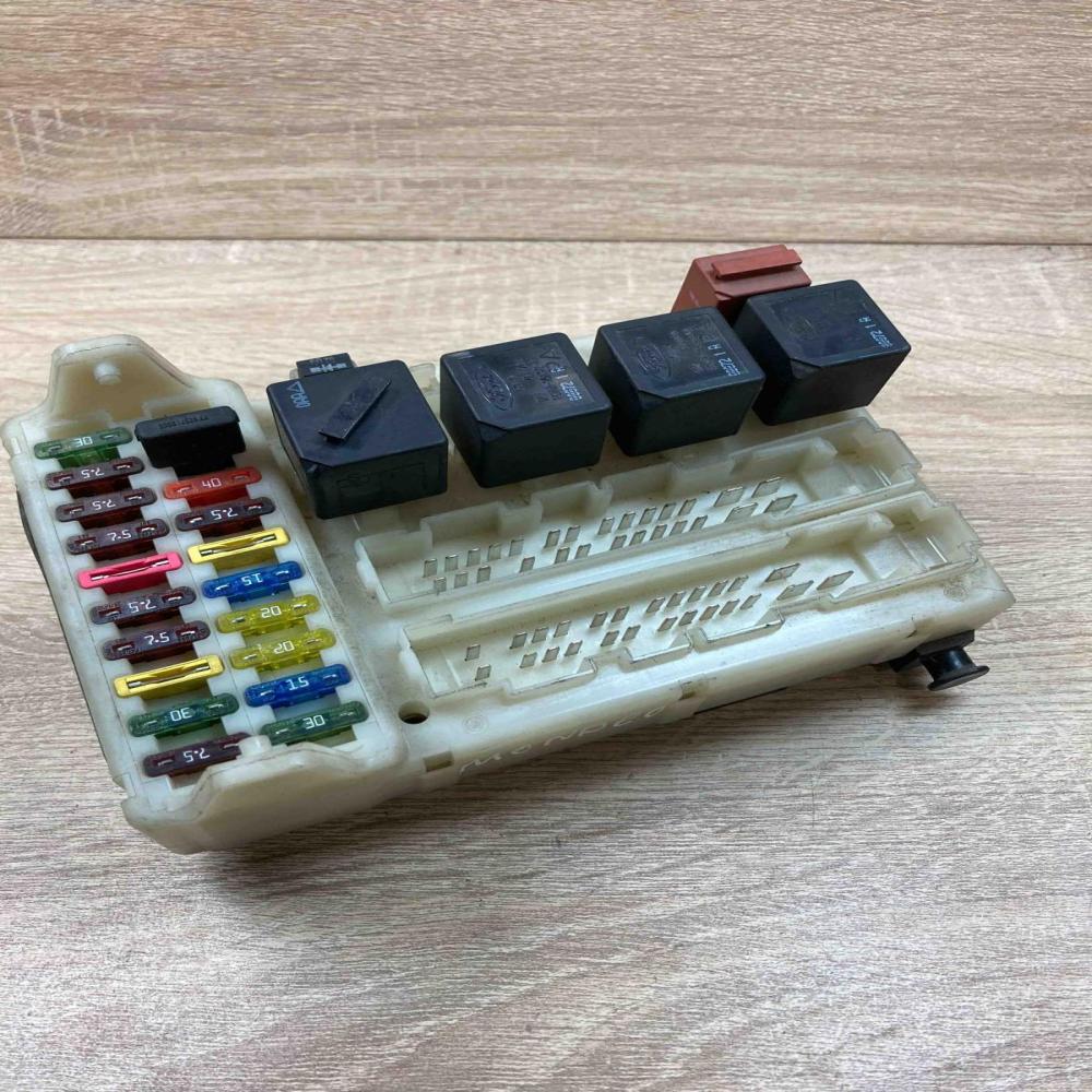 93BG 14K150 AD 0124001  Fuse module Ford Mondeo MK II